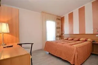 קוואלינו-טראפורטי Hotel Righetto Fronte Mare